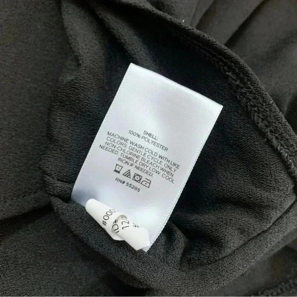 Relaxed V-Neck Ruched Tee - Picture 8 of 10